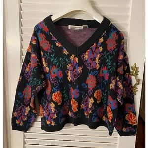 Laura Peterson vintage v-neck floral circa 1980’s wool blend sweater